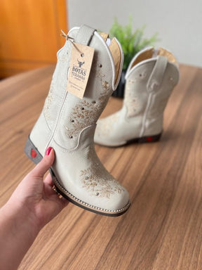 Texana Maitê Infantil - Couro Off-White/Bordado Florência Bege com Metais